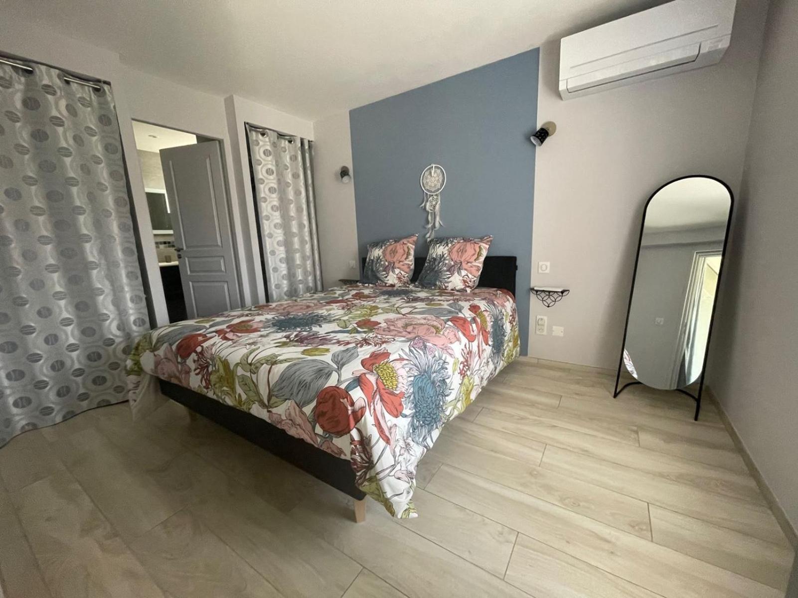 Les Mimosas Villa Gracay Exteriör bild